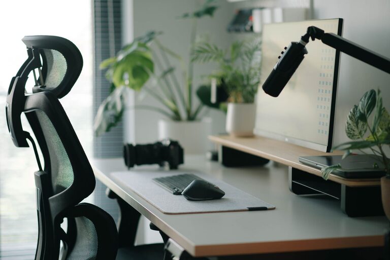 Desk Setup Tips for Focus and Comfort to Boost Your Productivity